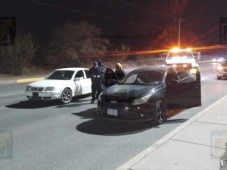 Conductora impacta contra vehículo descompuesto en el R. Almada