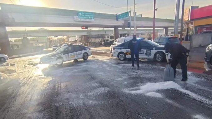 Conduce con precaución en avenidas congeladas de la ciudad