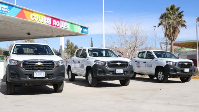 Entrega DIF Estatal vehículos a los Cerenam de tres municipios serranos