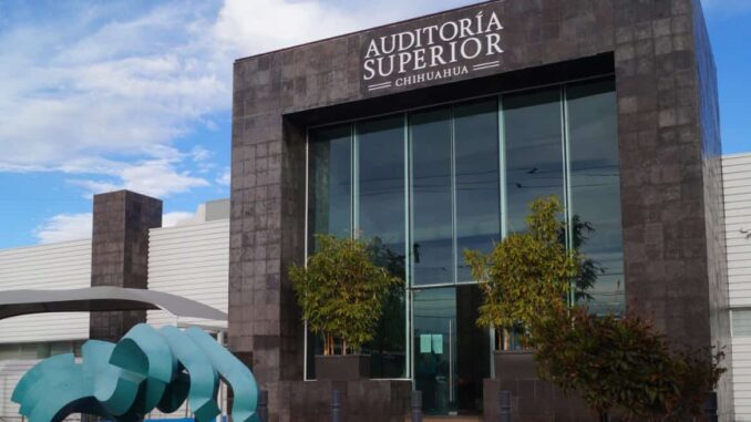 Inhabilitan 8 años a representante de una empresa que ganó licitación con información falsa