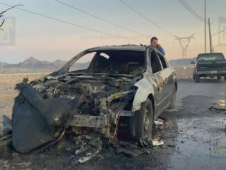 Vehículo queda consumido por incendio en el R. Almada