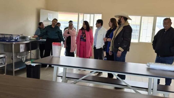 Dota DIF Estatal de cocina y comedor Telebachillerato de Villa Coronado