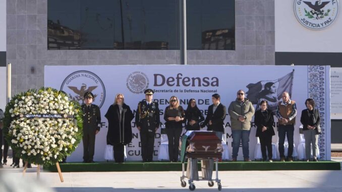 Maru Campos participa en Honras Fúnebres al coronel Juan Manuel Corral
