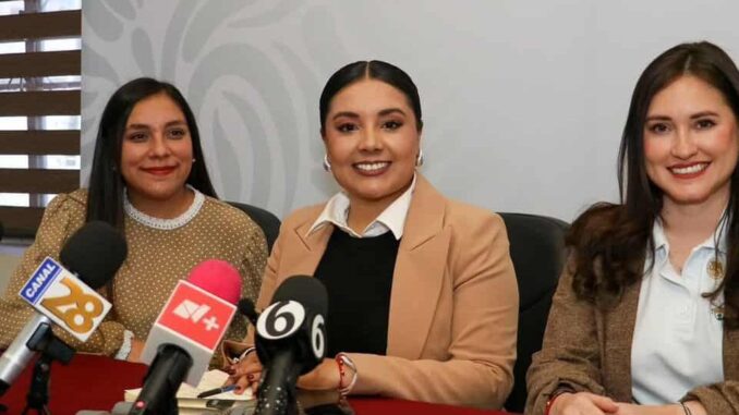 Inicia entrega de tarjetas de beca Rita Cetina Gutiérrez en secundarias