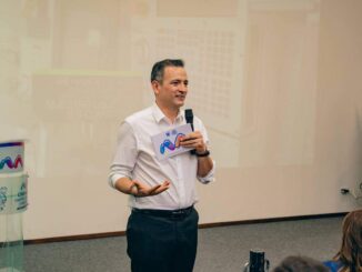 Entrega alcalde Bonilla máquina CNC a estudiantes de la UTCH BIS