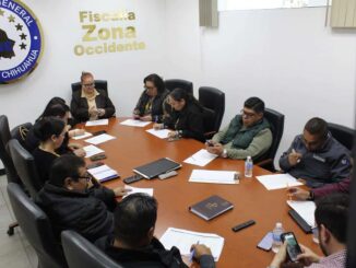 Participan en conversatorio personal de Fiscalía, Tribunal de Justicia y Defensoría