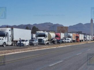 Bloquean camioneros caseta de Sacramento; denuncian a Transporte del Estado por corrupción