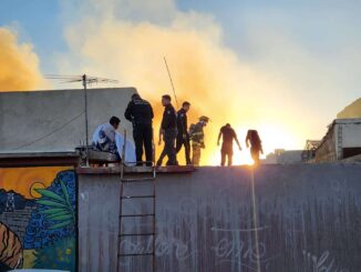 Rescatan a persona atrapada en incendio en colonia Morelos III en Juárez