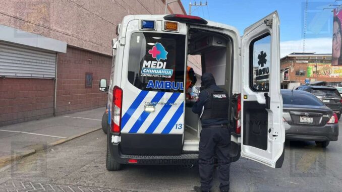 Mujer es atropellada en cruce del centro de la ciudad