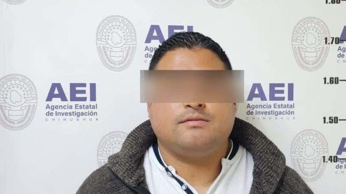 Capturado con arsenal es policía municipal: compraba y vendía armamento
