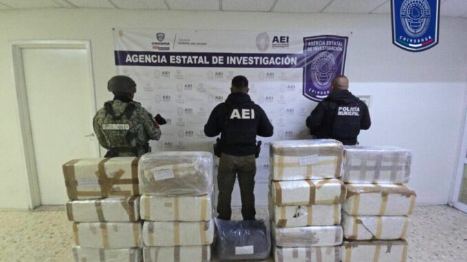 Aseguran en brecha del Ejido Sacramento 170 kilos de marihuana, metanfetamina y vehículo robado