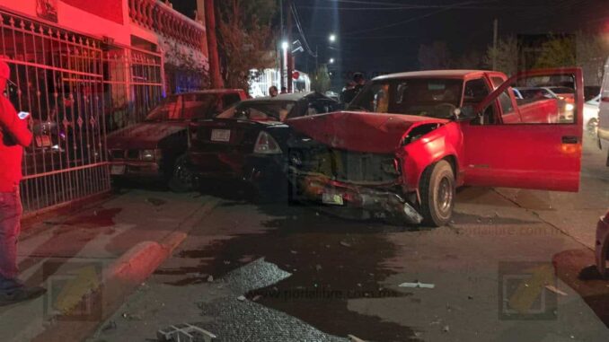 Fuerte choque múltiple en la Campesina deja dos lesionados y daños cuantiosos