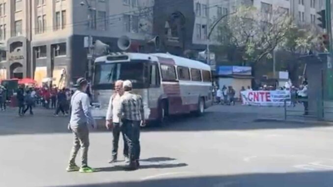 CNTE marcha en la CDMX contra reforma a la Ley del ISSSTE