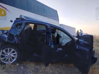 Autobús choca contra 3 vehículos en carretera a Delicias; 6 lesionados