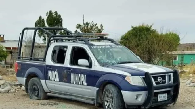 Comando armado ataca a policías municipales en Coyame