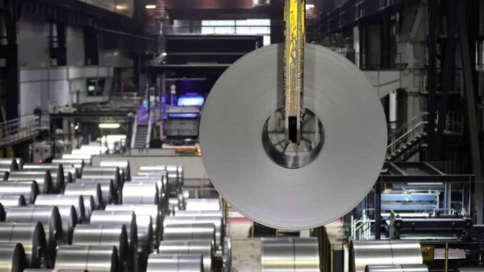 Sheinbaum prepara con empresarios del acero respuesta a los aranceles de Trump