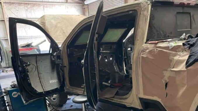 Desmantelan taller clandestino dedicado al blindaje ilegal de vehículos en Ojinaga