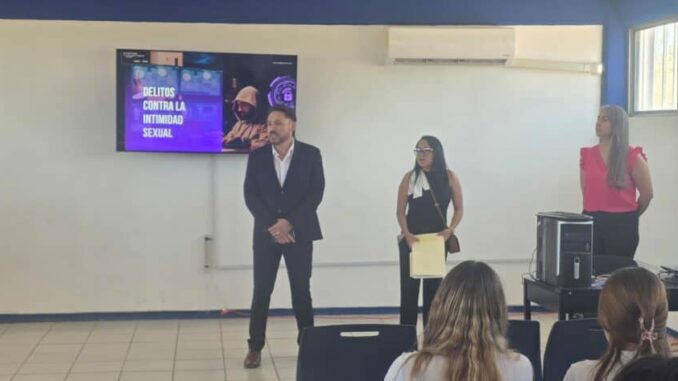 Imparte Fiscalía Noroeste plática a estudiantes del CETIS 93 sobre los riesgos de consumir y/o compartir pornografía
