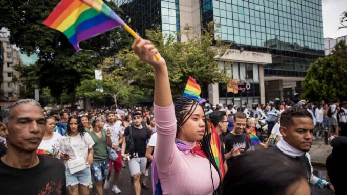 CDMX dedica la Marcha del Orgullo LGBTIQ  2025 a mujeres trans y migrantes en EE.UU.