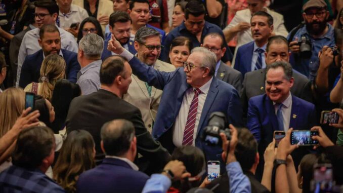 Rocha Moya reafirma el respaldo de su gobierno a la UAS