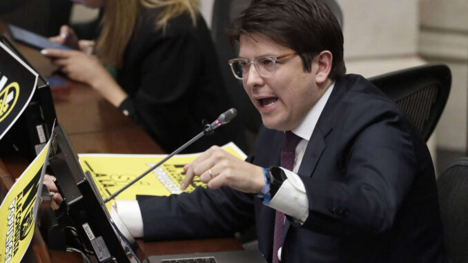 Precandidato colombiano Miguel Uribe, en estado de «máxima gravedad» tras atentado