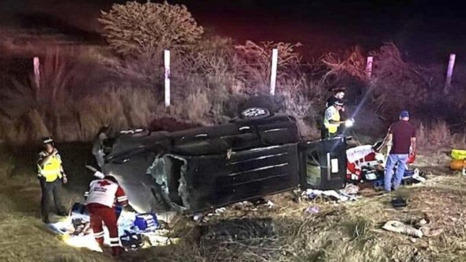 Volcadura de una familia en vía corta a Chihuahua deja 6 heridos, de ellos 3 niños