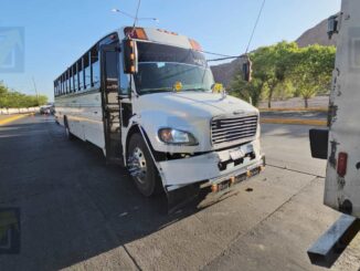 Accidente entre camión maquilero y tráiler deja 20 lesionados en la vialidad Sacramento