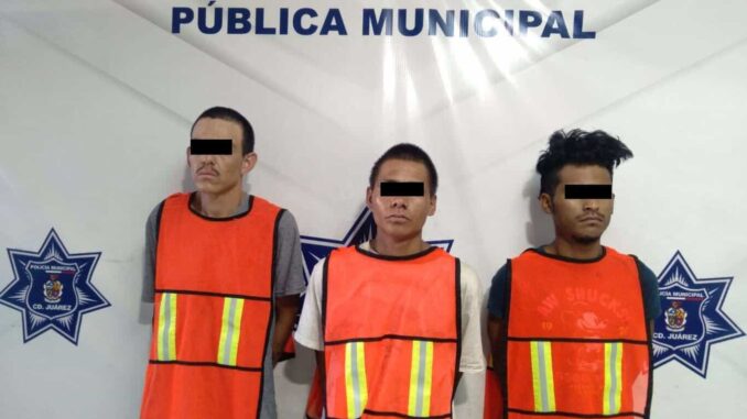 Detienen a tres con auto robado y droga en Las Haciendas