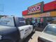 Empleada de Oxxo sufre agresión durante asalto en La Industrial