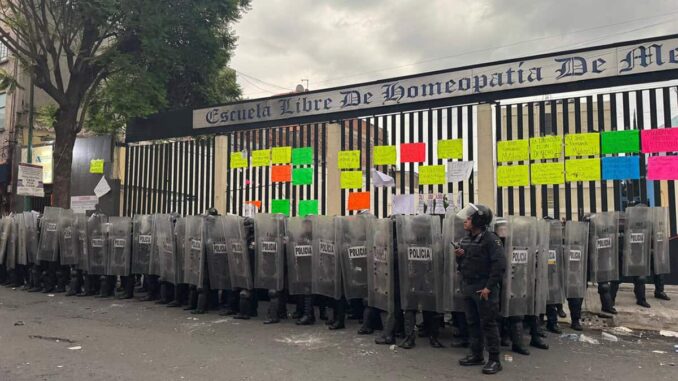 Hallan 5 cuerpos y 10 fetos en edificio de la Cuauhtémoc