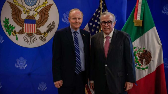 Asiste Rocha Moya a conmemoración de la Independencia de EE.UU. en Sonora