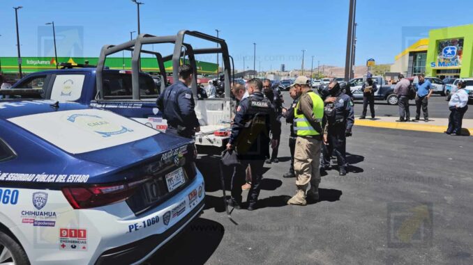 Detienen a dos hombres por robo en tienda de autopartes en La Villita