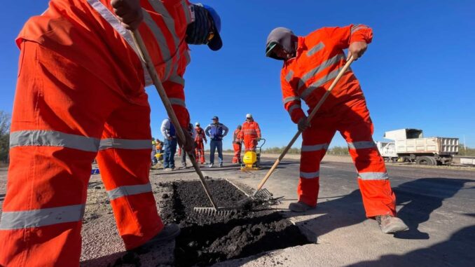 Da Estado mantenimiento a más de 56 mil metros cuadrados de carreteras estatales