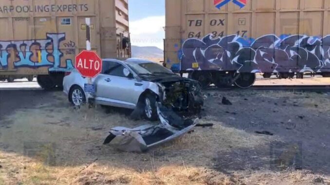 Conductor queda herido tras intentar ganar el paso al tren en la comunidad de El Charco