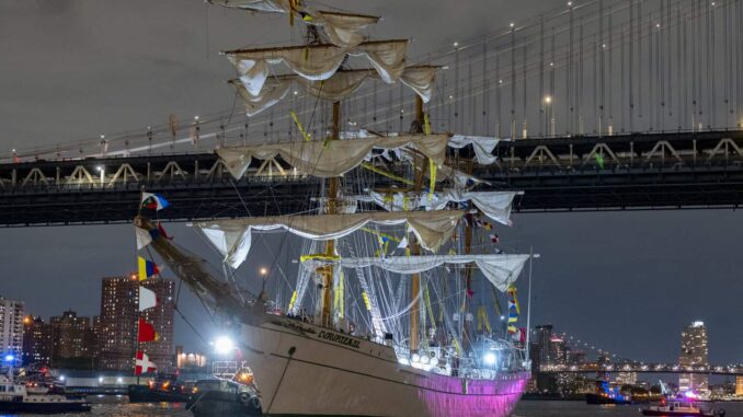 Buque escuela Cuauhtémoc no recibía asistencia de remolcador pese a malas condiciones marítimas