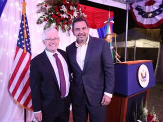 Acude alcalde a celebración del Día de la Independencia en consulado de EU