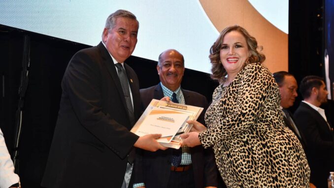 Reconoce Estado a docentes del subsistema estatal por antigüedad