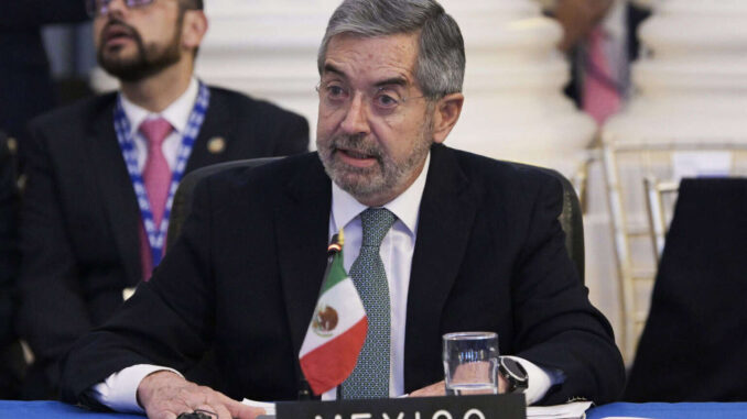 El canciller Juan Ramón de la Fuente representará a México en el Foro China-Celac