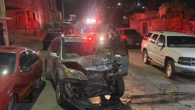 Fuerte choque frontal en la Privada de Méndez deja varios lesionados