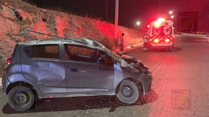 Conductor pierde el control y vuelca en el periférico R. Almada