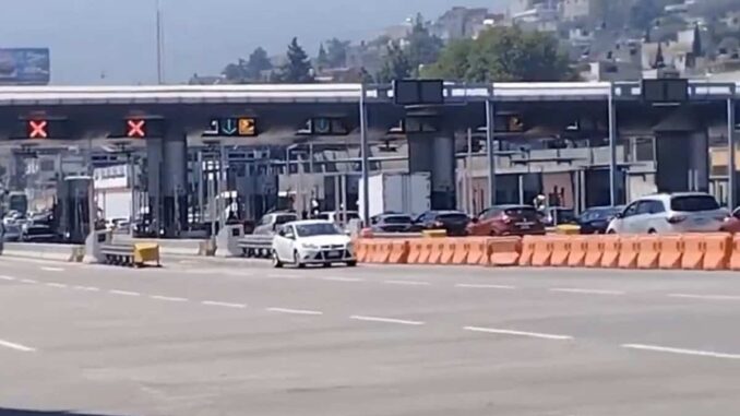 Vacacionistas saturan la autopista México-Cuernavaca