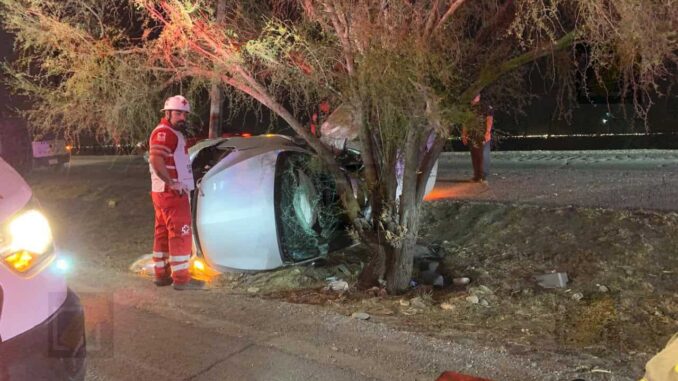 Muere hombre tras volcadura en el Periférico Lombardo Toledano, había quedado atrapado