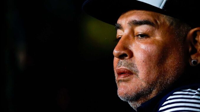 Continúa juicio de Maradona con polémica en torno a la marca del astro