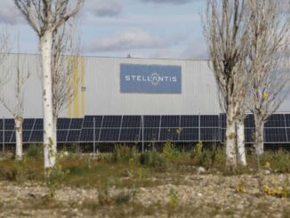 Stellantis paraliza plantas en México y Canadá por aranceles de Trump