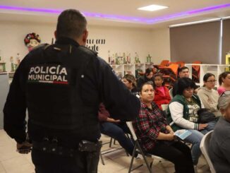 Realizan plática preventiva de adicciones a padres de primaria