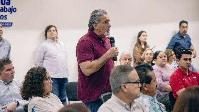 Atiende Gobierno Municipal a vecinos de El Reliz con audiencia pública