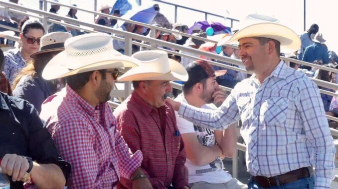 Invita Saúl Mireles a inscribirse a los apoyos para ganado de registro