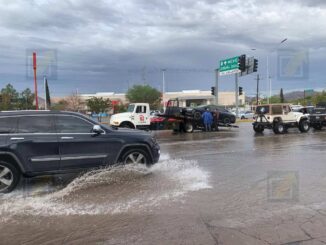 Inundaciones por lluvias colapsan vialidades en diversos puntos de la ciudad