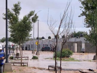 Auxilian a 26 familias tras severa inundación en Praderas del Sur