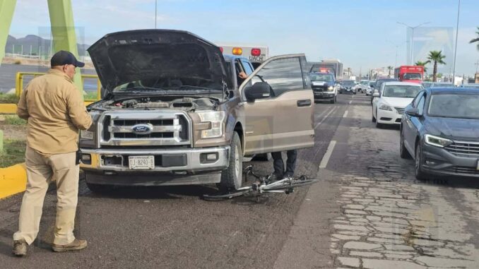 Ciclista resulta lesionado tras ser embestido por camioneta en el Juventud
